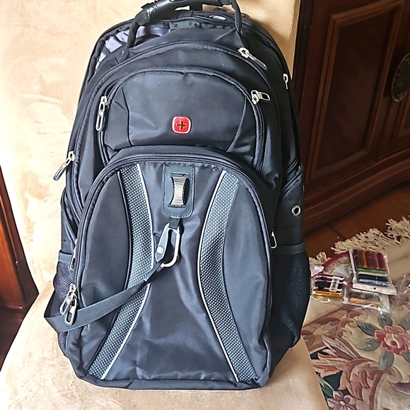 Brand New Swiss Gear Scan Smart Backpack! NWOT - Picture 5 of 10